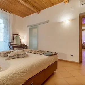 Apartament Borghese Roomy Flat, Rzym