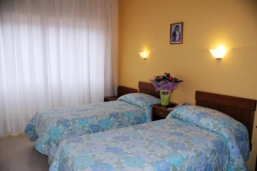 Hotel Casa Tra Noi Rome 3*,