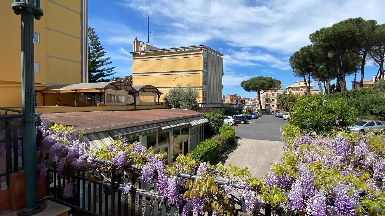 ***  Hotel Casa Tra Noi Roma Itália
